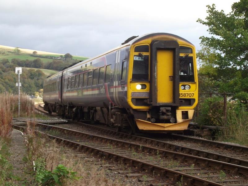 Photo of 158707 passes Dingwall Jct 