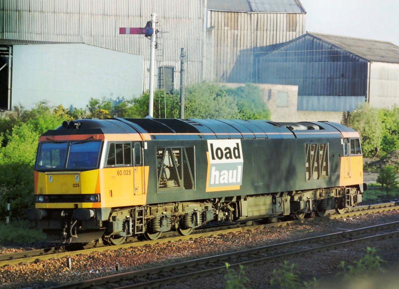 Photo of 60025 at Larbert North whilst running-round the Linkswood Tanks.