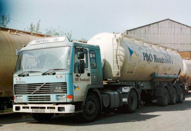 Photo of The Roadtanker used to deliver the Soda-ash to Alloa.