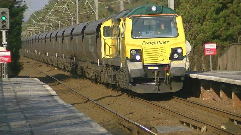 Photo of 70013 on 6Z81 Hunterston to Killoch blending trip Barassie 3-2-12-1_0041.jpg