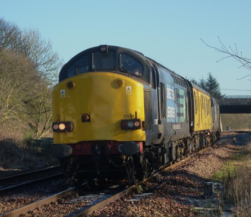 Photo of  37059 37218 2Q88 Dunfermline Halbeath