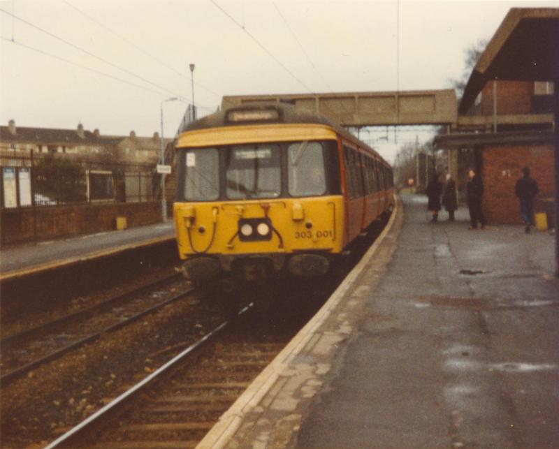 Photo of 303 001 calls at Garrowhill