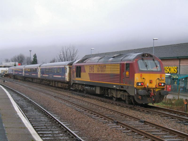 Photo of 67007 with the ECS off 1Y11 at Fort William