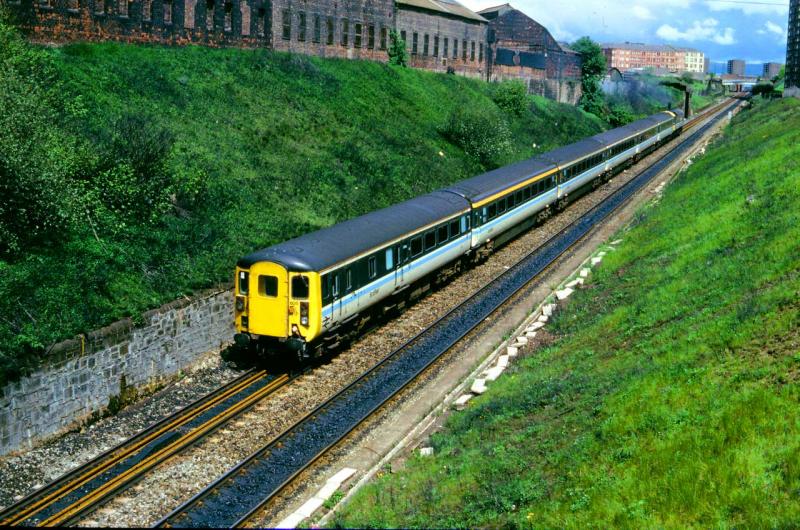 Photo of Class 47, Mk2f and Mk.3 on Edinburgh-Glasgow service.