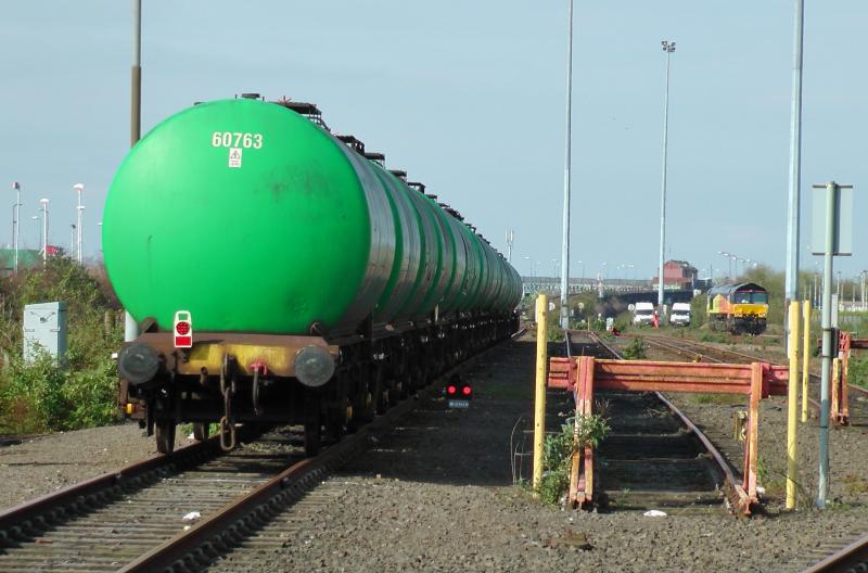 Photo of 66847 6Z46 Linkswood tanks Dundee Yard R/R