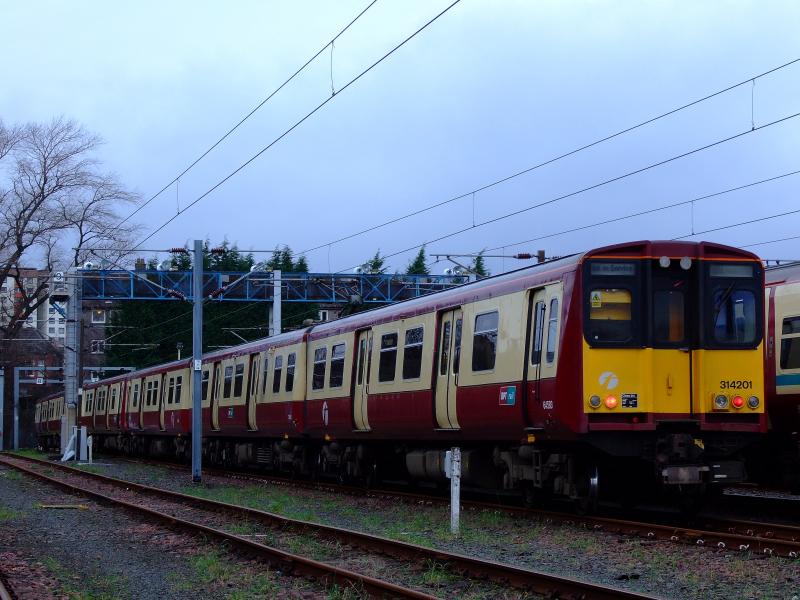 Photo of Class 314 201 + Class 314 213 In No.8 Road @ Yoker Depot. 26.12.07..JPG