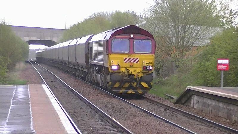 Photo of 66218 at Carmyle 24-04-12