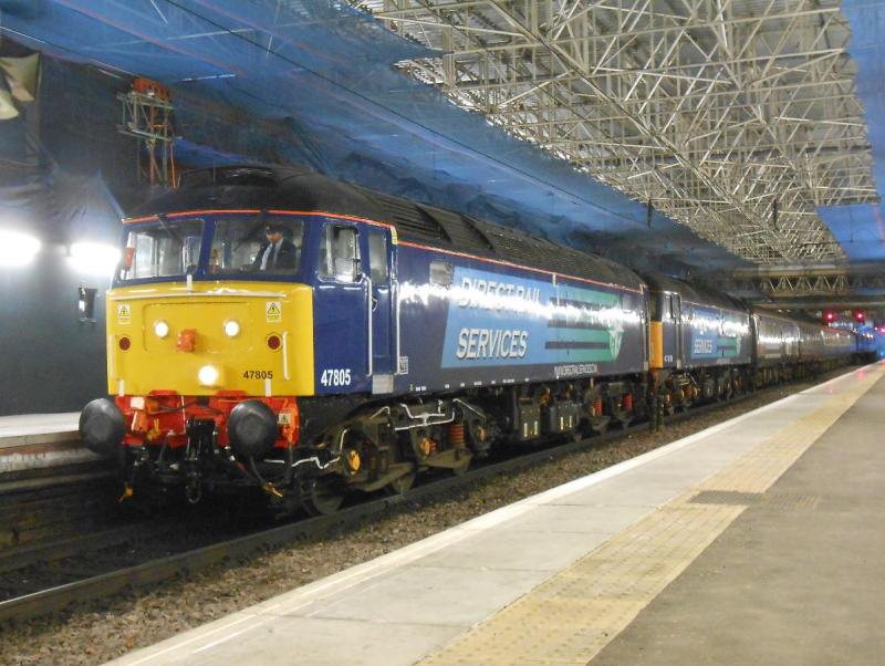 Photo of 47805 + 47818 1Z78 Cruise Liner express, Edinburgh