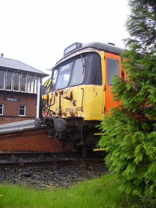 Photo of 303032 at Bo'Ness