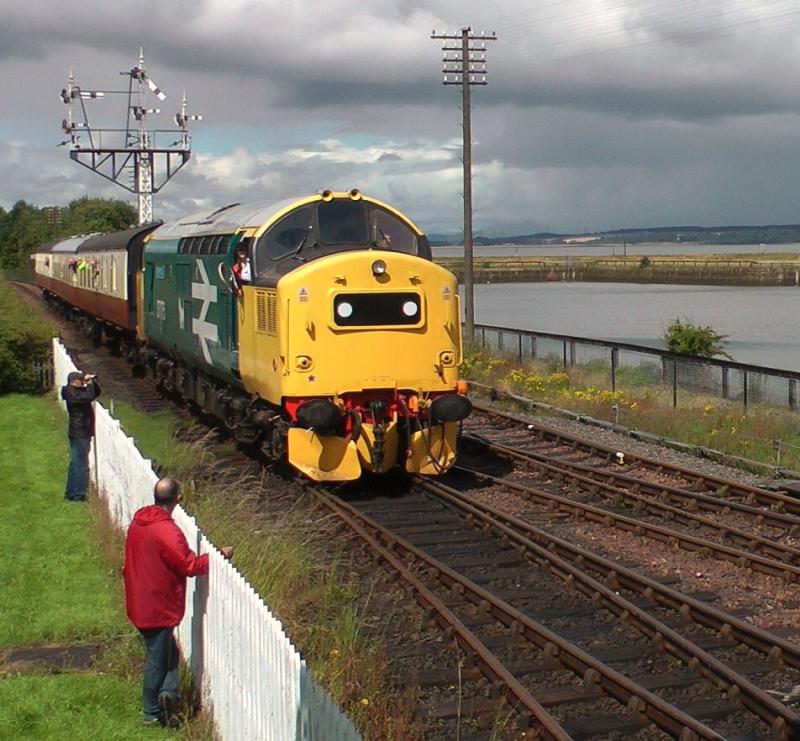 Photo of 37175 arrives into Bo'ness 28/07/12