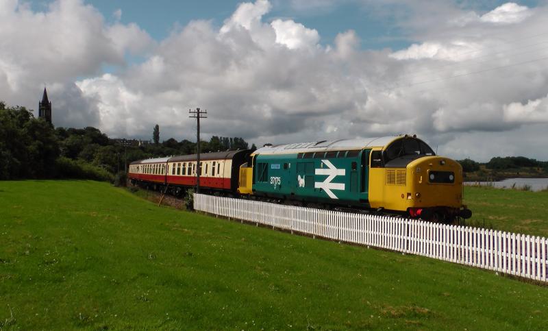 Photo of 37175 approaching Bo'ness 28/07/12