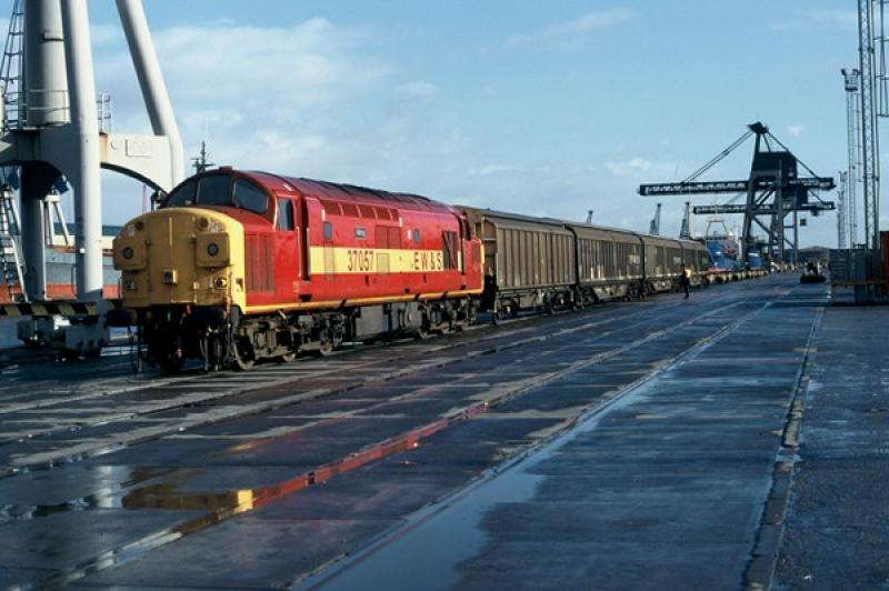 Photo of 37057 at Grangemouth Docks