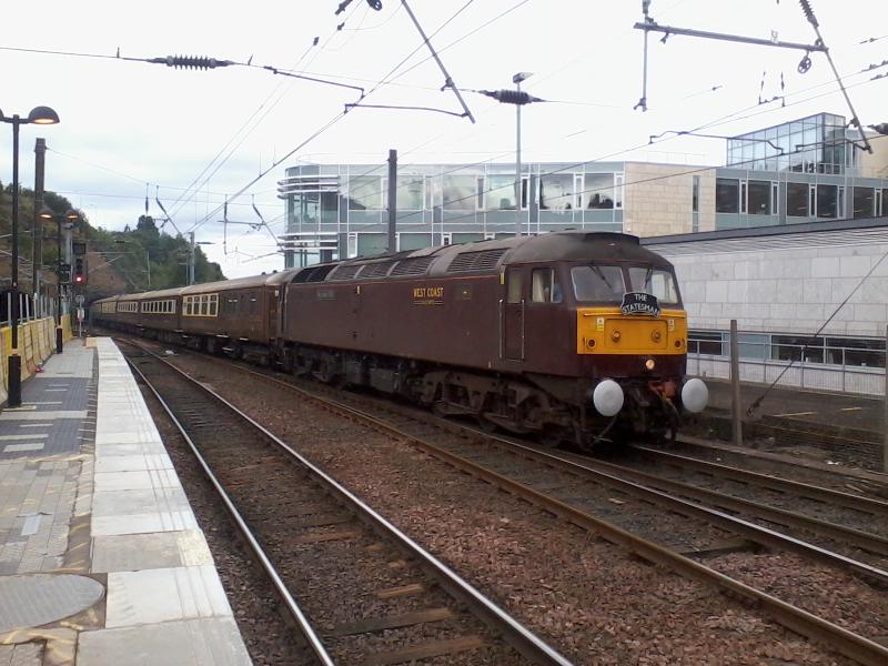 Photo of 47786 arriving at Edinburgh Waverley