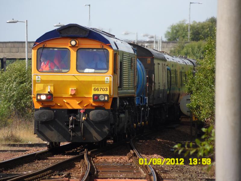 Photo of 66703 arriving at Killie