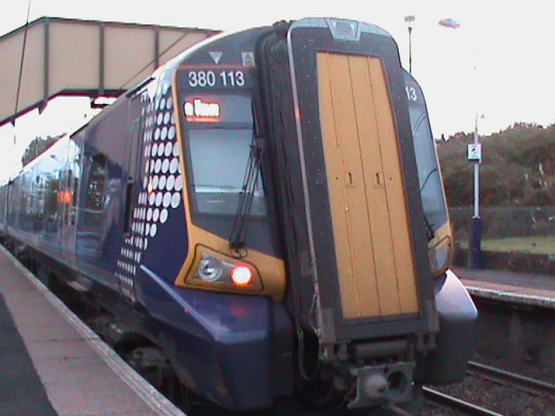 Photo of 380113 At Glengarnock.