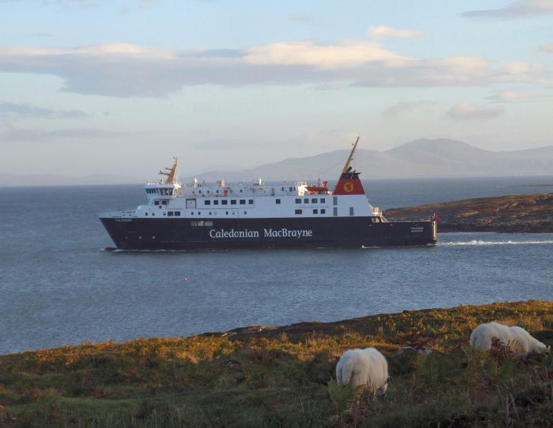 Photo of Binwagon, err, Finlaggan, leaves Colonsay for Islay.