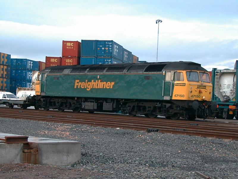 Photo of 47150 Awaits Departure from TDG Grangemouth 30th Nov 2000