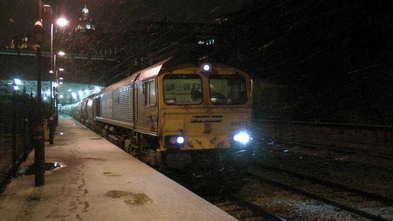 Photo of 66623 Bardon Bill 6B32 Aberdeen to Oxwellmains at Edinburgh Waverley 21/01/12