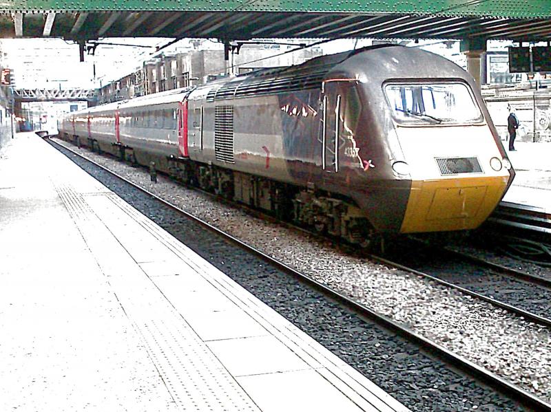 Photo of 43357 at Edinburgh Waverley