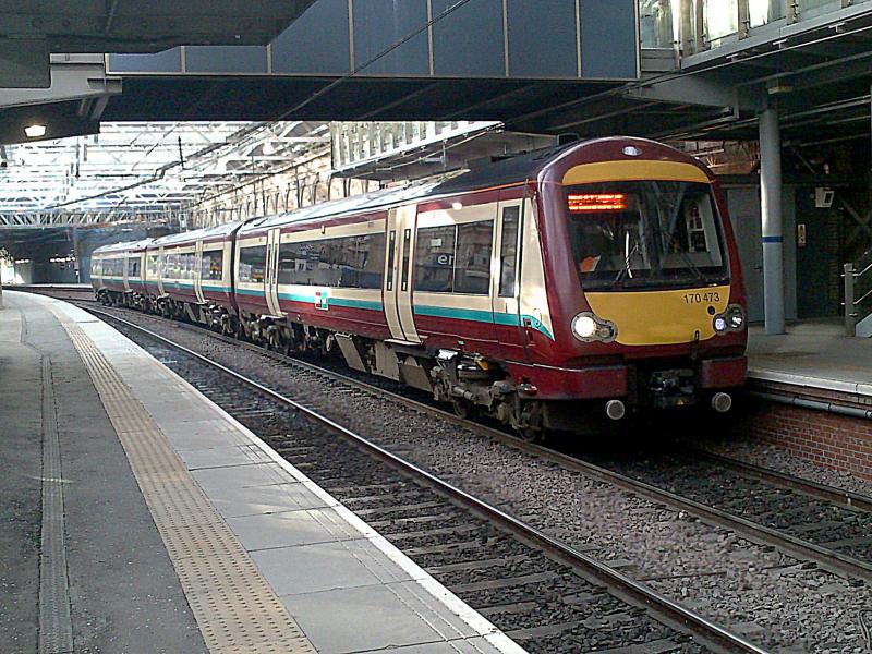 Photo of 170473 at Edinburgh Waverley