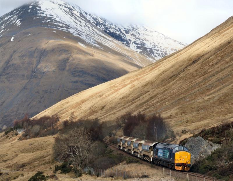 Photo of 37419 at County March.