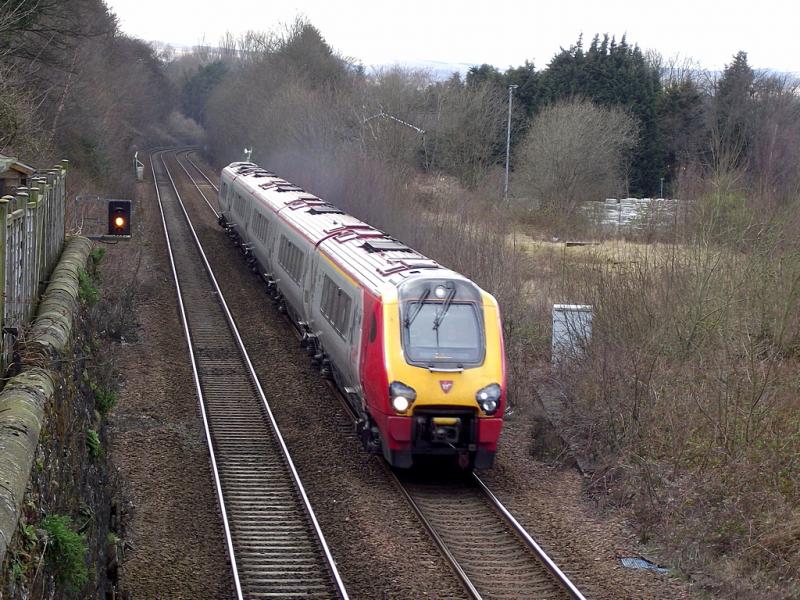 Photo of 221105 at Falkirk Grahamston