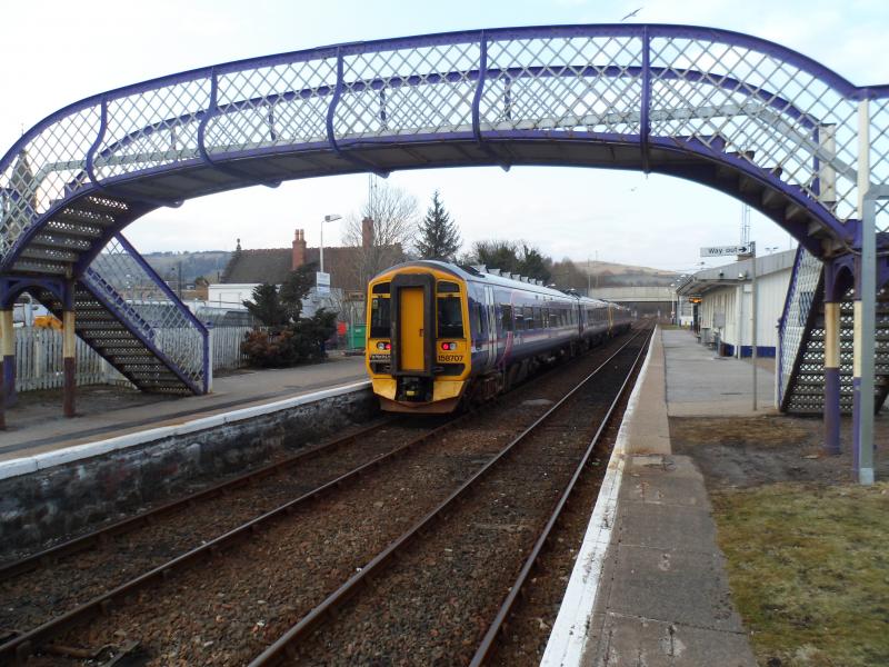 Photo of 17:54 Combined Service To Wick And Kyle of Lochalsh splits at Dingwall.