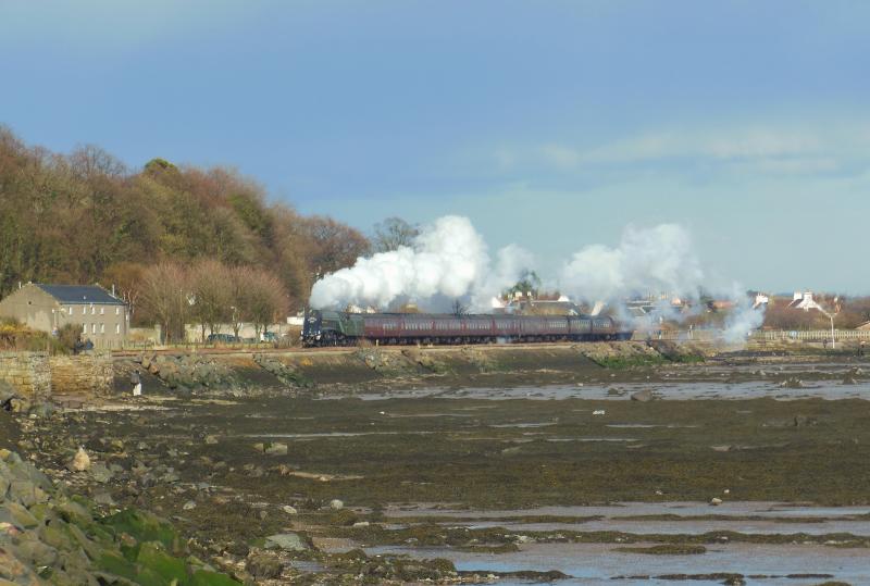 Photo of 60009 Forth Circle Culross