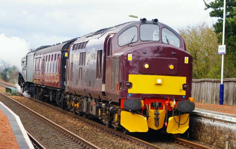 W.C.R.37685 Loch Arkaig + 60009 Union of South Africa: 60009 locomotive and support coach move from Thornton to Aberdeen,hauled by Class 37685...seen here passing through Springfield station Fife. Photo of W.C.R.37685 Loch Arkaig + 60009 Union of South Africa