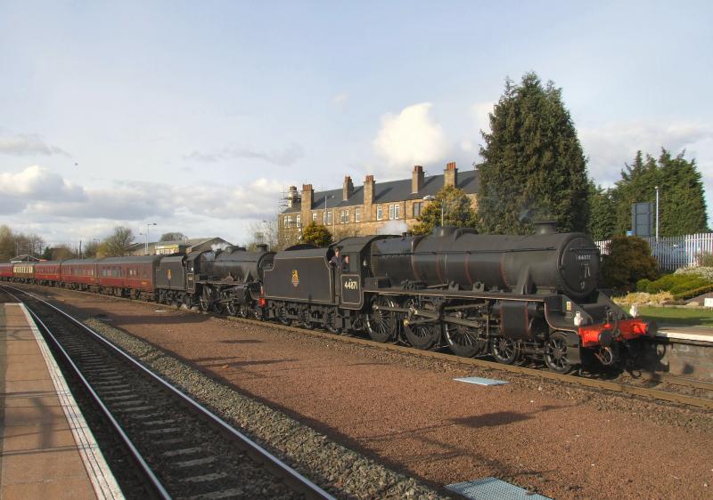 Photo of 44871/45407 pass Larbert with 1Z42 for Edinburgh