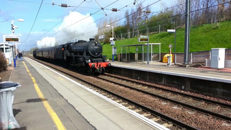 Photo of black 5s 45407 & 44871 @ Stoneybank 28/4/13 pic 1