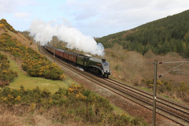 Photo of GB6 approaching Penmanshiel