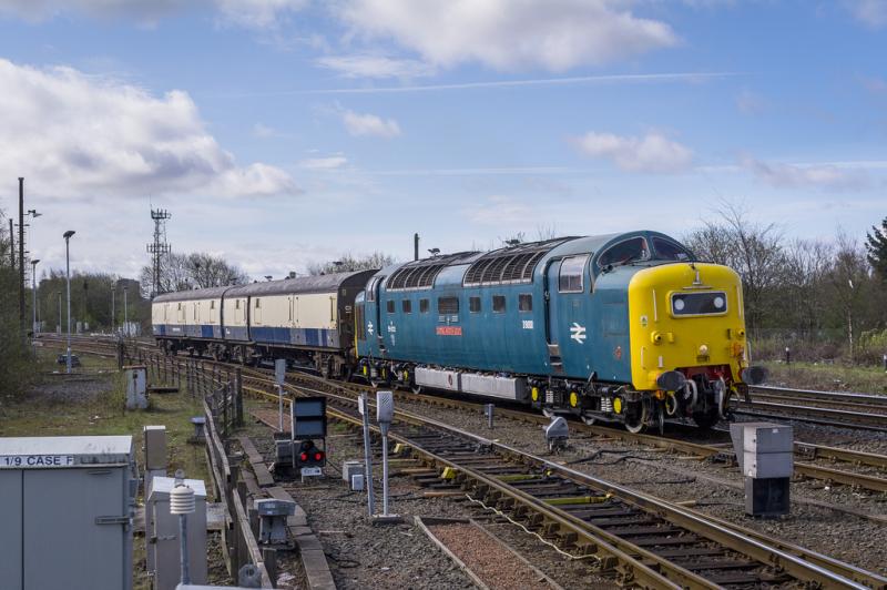 Photo of 2013 May 04 - 55022 5Z22 Glasgow Wks-Yoker arriving @ Eastfield loop