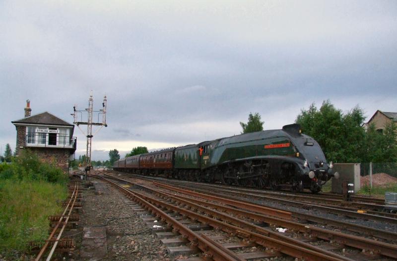 Photo of 60009 with 1Z60 passes Stirling Middle