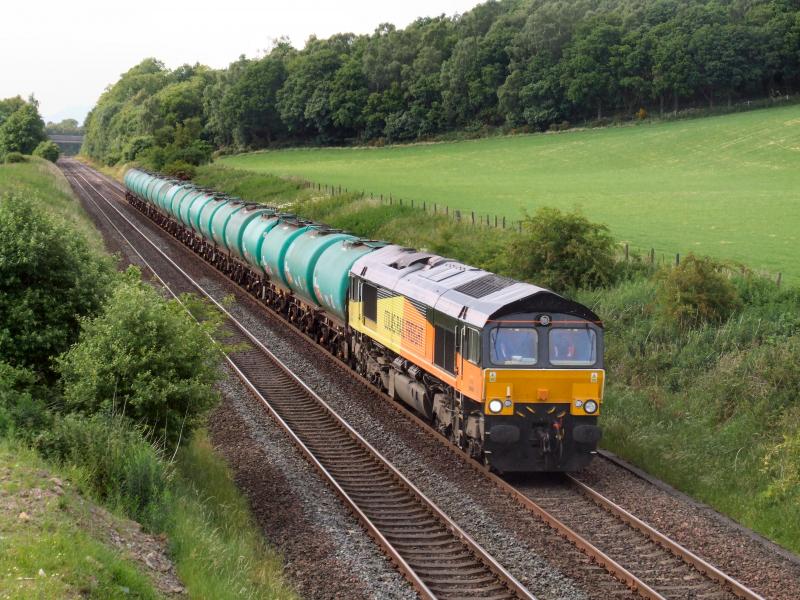 Photo of 66850 passes Plean with 6N72 for Grangemouth.