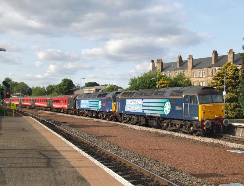 Photo of 47501 & 805 pass Larbert with 1Z43 for York.