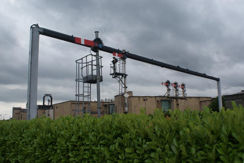 Photo of The skeleton of Stirling's new signal gantry no.1