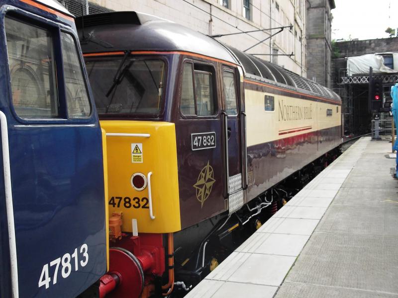 Photo of 47832 at platform 8 in Waverley