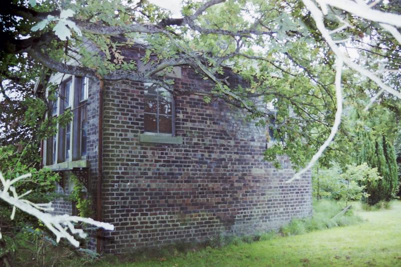 Photo of Kippen Signal Box, now in use as a greenhouse.