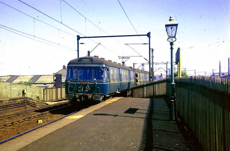 Photo of Blue train at Carntyne