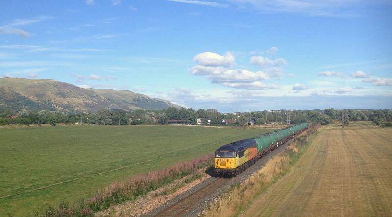 Photo of 56105 approaches Stirling