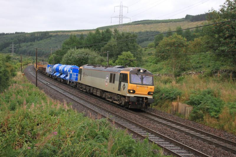 Photo of 92038 on Beattock Bank