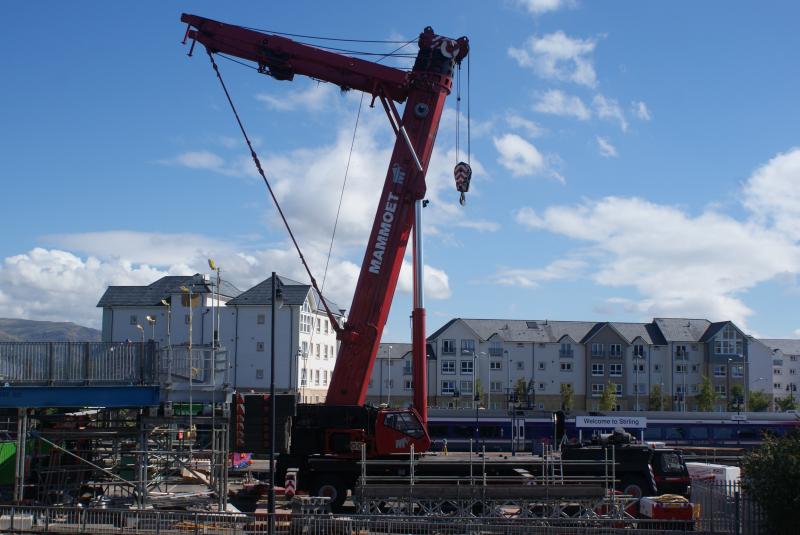 Photo of 450tonne crane at Shore Street bridge 08.09.13