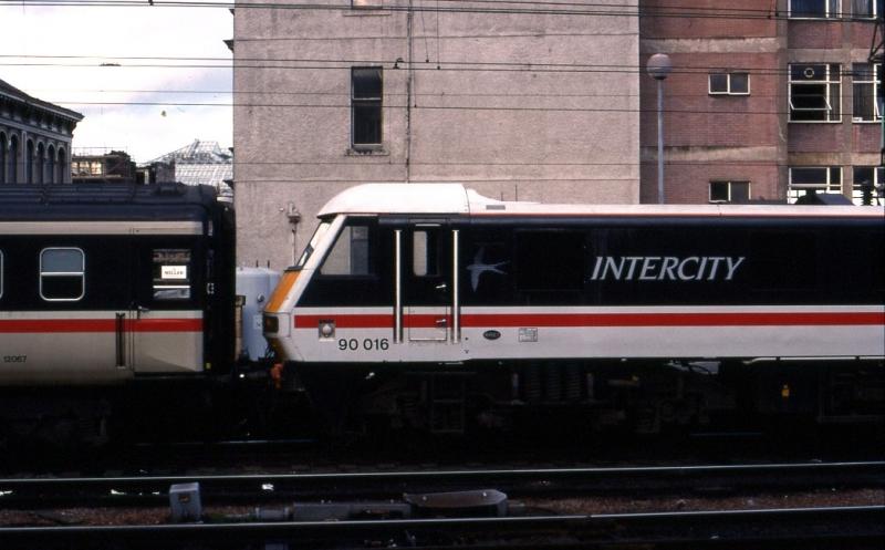 Photo of 90016 at Glasgow Central