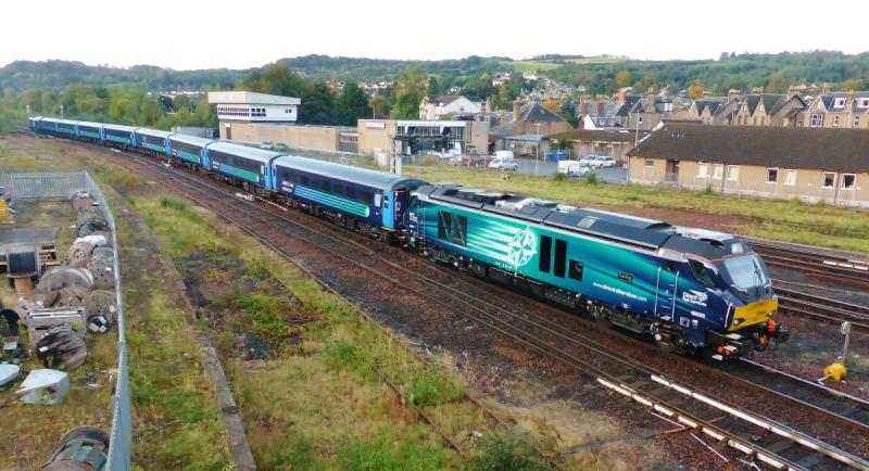 Photo of 68006 with 68005 on rear at Perth with Golf-Ex