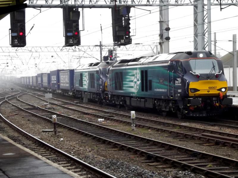 Photo of 68007 and 68004 at Carlisle