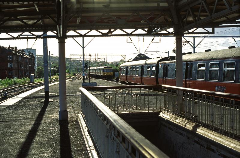 Photo of DUMBARTON CENTRAL 20.8.90.jpg