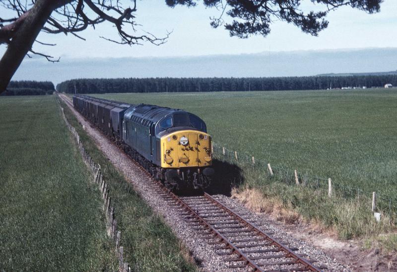 Photo of 40103 APPROACHING ROSEISLE 1978.jpg