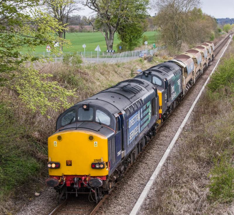 Photo of 37607/37218