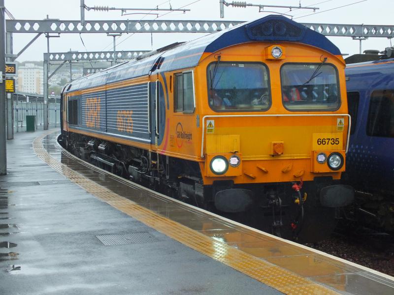 Photo of 66735 with 1H87  in Gourock 